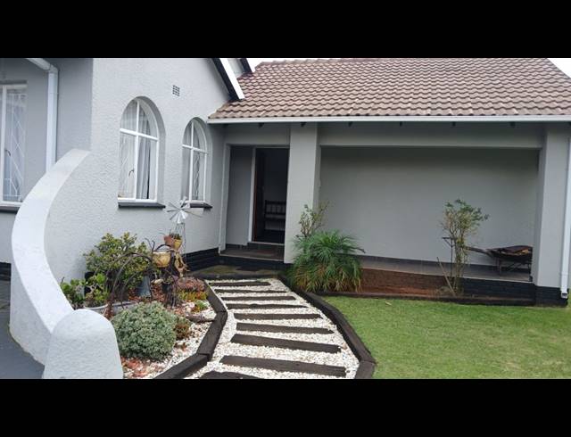3 BEDROOM HOUSE FOR SALE IN HELIKON PARK